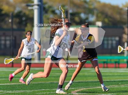 Thumbnail 2 in Commack vs William Floyd photogallery.