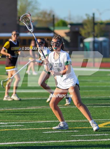 Thumbnail 2 in Commack vs William Floyd photogallery.