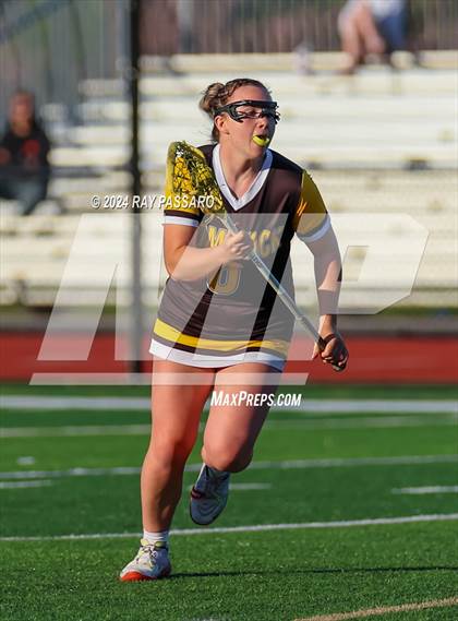 Thumbnail 3 in Commack vs William Floyd photogallery.