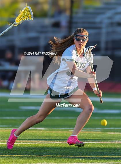 Thumbnail 3 in Commack vs William Floyd photogallery.