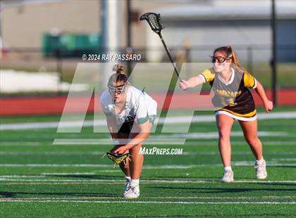 Thumbnail 3 in Commack vs William Floyd photogallery.