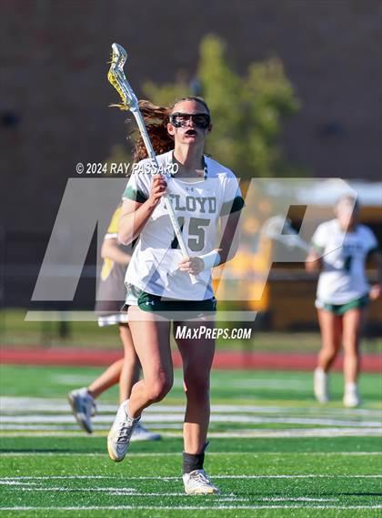 Thumbnail 3 in Commack vs William Floyd photogallery.