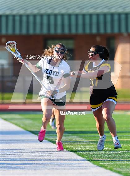 Thumbnail 3 in Commack vs William Floyd photogallery.