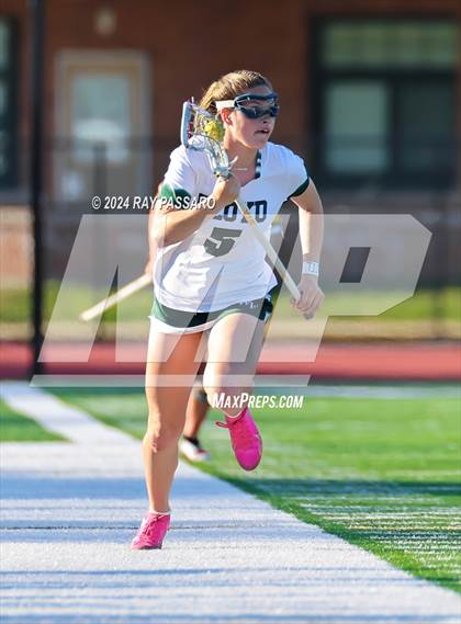 Thumbnail 3 in Commack vs William Floyd photogallery.