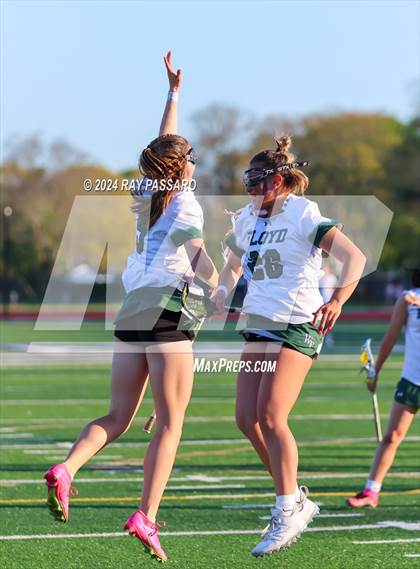 Thumbnail 2 in Commack vs William Floyd photogallery.