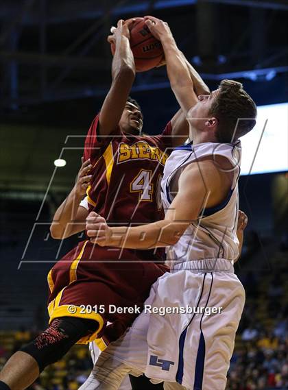 Thumbnail 1 in Longmont vs Sierra (CHSAA 4A Semifinal) photogallery.