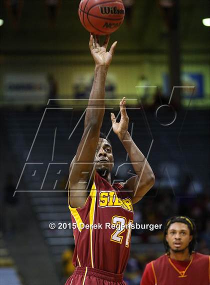 Thumbnail 2 in Longmont vs Sierra (CHSAA 4A Semifinal) photogallery.