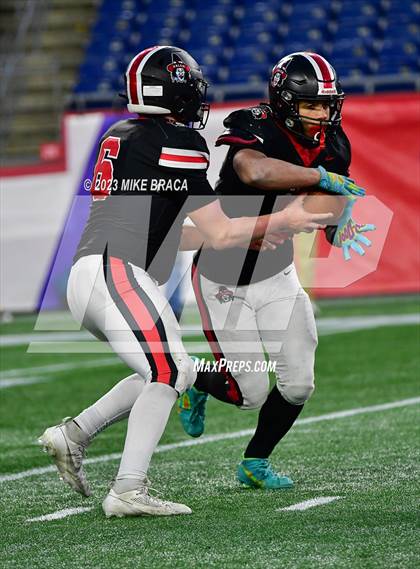 Thumbnail 2 in Fairhaven vs Salem (MIAA D6 Final) photogallery.