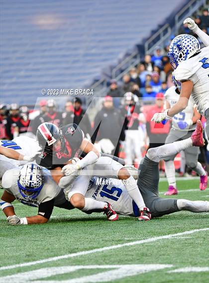Thumbnail 2 in Fairhaven vs Salem (MIAA D6 Final) photogallery.