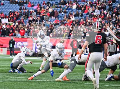 Thumbnail 3 in Fairhaven vs Salem (MIAA D6 Final) photogallery.