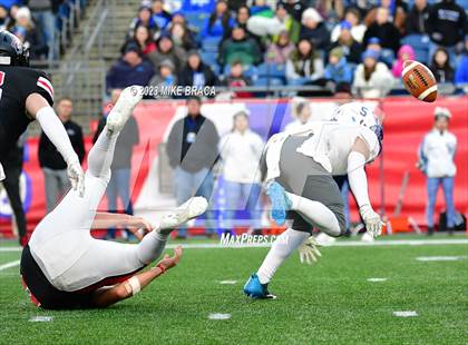 Thumbnail 3 in Fairhaven vs Salem (MIAA D6 Final) photogallery.