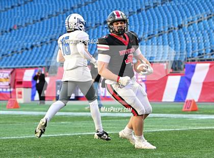 Thumbnail 2 in Fairhaven vs Salem (MIAA D6 Final) photogallery.