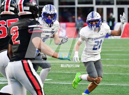 Thumbnail 2 in Fairhaven vs Salem (MIAA D6 Final) photogallery.