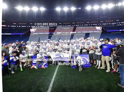 Thumbnail 2 in Fairhaven vs Salem (MIAA D6 Final) photogallery.