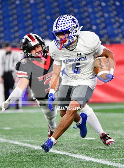 Thumbnail 1 in Fairhaven vs Salem (MIAA D6 Final) photogallery.