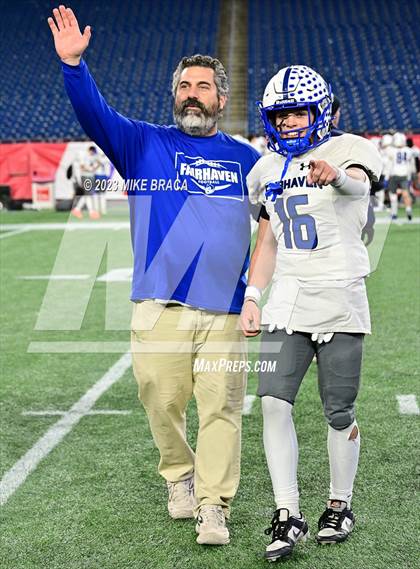 Thumbnail 3 in Fairhaven vs Salem (MIAA D6 Final) photogallery.