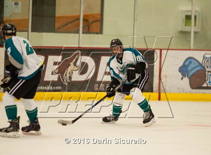 Thumbnail 3 in Highland vs. Basha Perry photogallery.