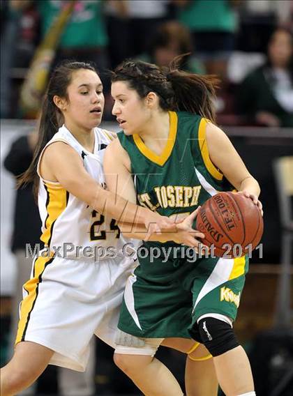 Thumbnail 2 in St. Joseph vs. Bishop O'Dowd (CIF State D3 Final) photogallery.