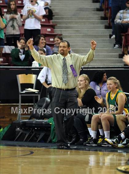 Thumbnail 2 in St. Joseph vs. Bishop O'Dowd (CIF State D3 Final) photogallery.