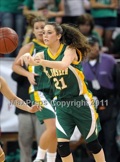 Thumbnail 3 in St. Joseph vs. Bishop O'Dowd (CIF State D3 Final) photogallery.