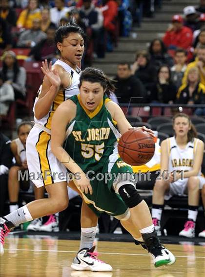 Thumbnail 3 in St. Joseph vs. Bishop O'Dowd (CIF State D3 Final) photogallery.