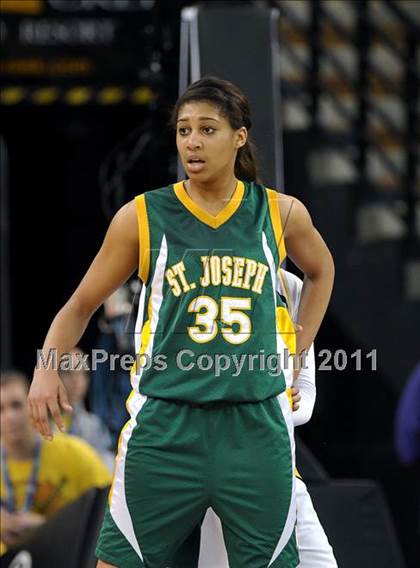 Thumbnail 1 in St. Joseph vs. Bishop O'Dowd (CIF State D3 Final) photogallery.