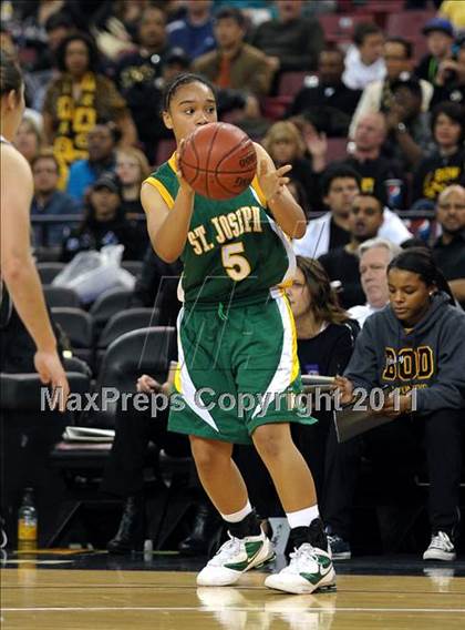 Thumbnail 2 in St. Joseph vs. Bishop O'Dowd (CIF State D3 Final) photogallery.
