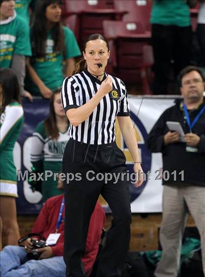 Thumbnail 3 in St. Joseph vs. Bishop O'Dowd (CIF State D3 Final) photogallery.