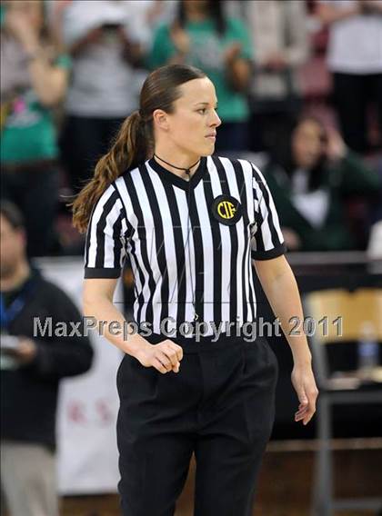 Thumbnail 3 in St. Joseph vs. Bishop O'Dowd (CIF State D3 Final) photogallery.