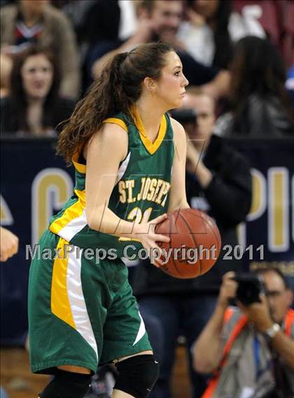 Thumbnail 3 in St. Joseph vs. Bishop O'Dowd (CIF State D3 Final) photogallery.