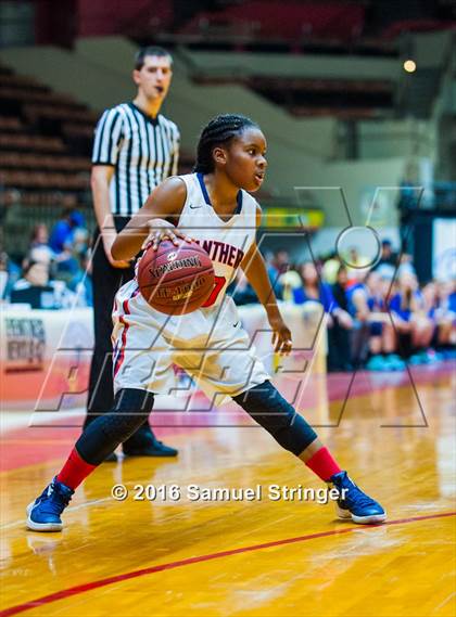 Thumbnail 2 in San Joaquin Memorial vs. Caruthers (CIF CS D5 Final) photogallery.