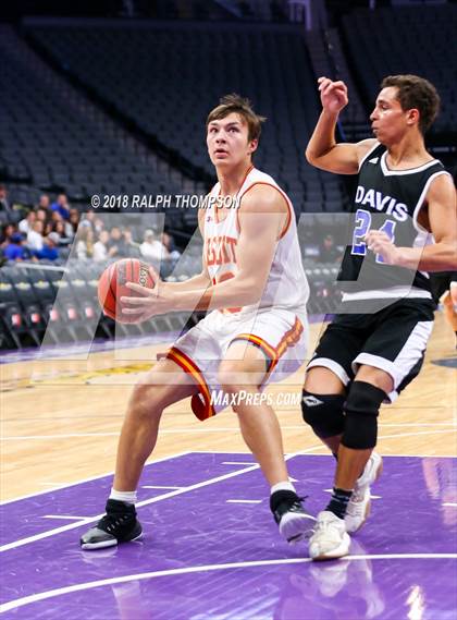 Thumbnail 2 in Davis vs. Jesuit (@ Golden One Center) photogallery.