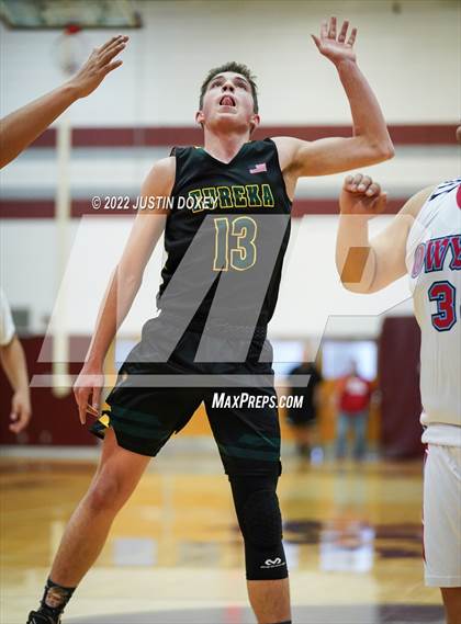 Thumbnail 3 in Owyhee vs. Eureka (NIAA 1A East Boys Championship) photogallery.