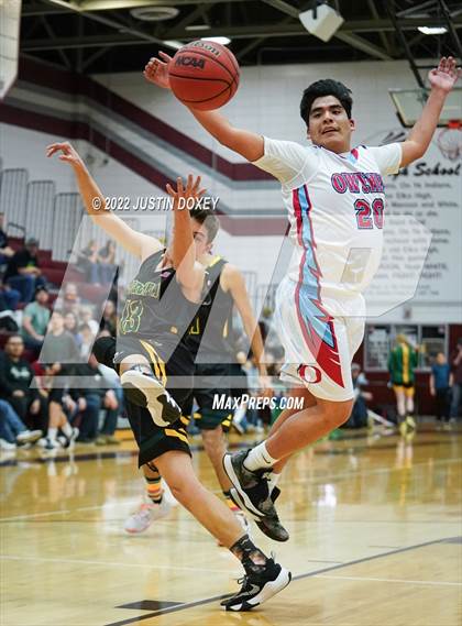 Thumbnail 2 in Owyhee vs. Eureka (NIAA 1A East Boys Championship) photogallery.