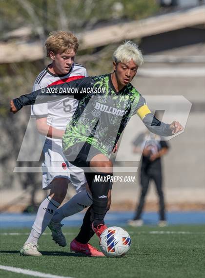 Thumbnail 2 in Truckee vs Virgin Valley (3A State Semifinals) photogallery.