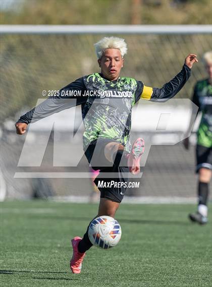 Thumbnail 2 in Truckee vs Virgin Valley (3A State Semifinals) photogallery.