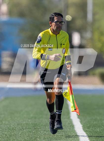 Thumbnail 2 in Truckee vs Virgin Valley (3A State Semifinals) photogallery.