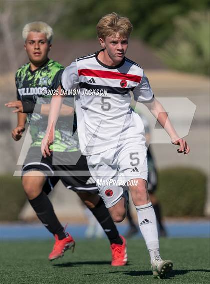 Thumbnail 2 in Truckee vs Virgin Valley (3A State Semifinals) photogallery.