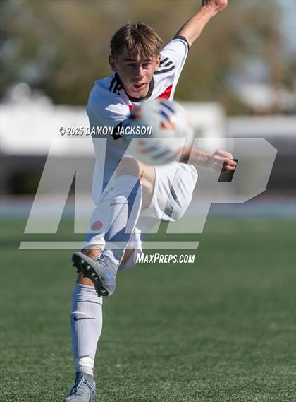 Thumbnail 2 in Truckee vs Virgin Valley (3A State Semifinals) photogallery.