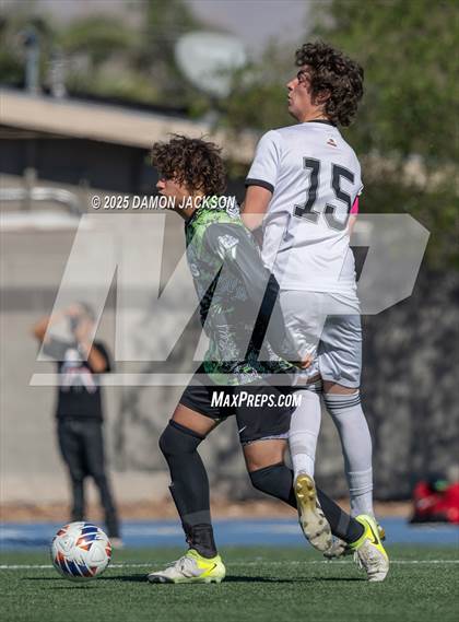 Thumbnail 2 in Truckee vs Virgin Valley (3A State Semifinals) photogallery.