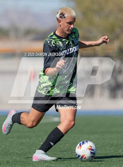 Thumbnail 2 in Truckee vs Virgin Valley (3A State Semifinals) photogallery.