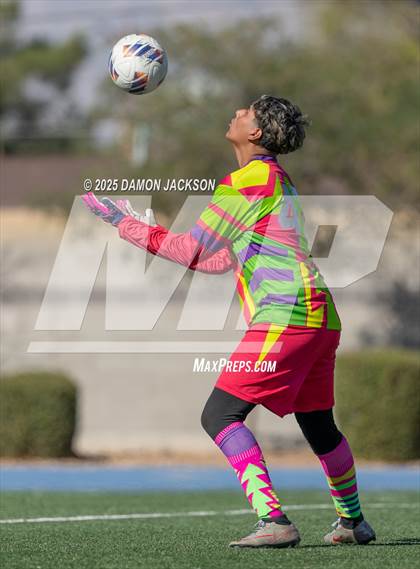 Thumbnail 1 in Truckee vs Virgin Valley (3A State Semifinals) photogallery.