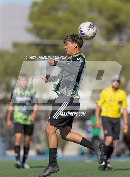 Thumbnail 2 in Truckee vs Virgin Valley (3A State Semifinals) photogallery.