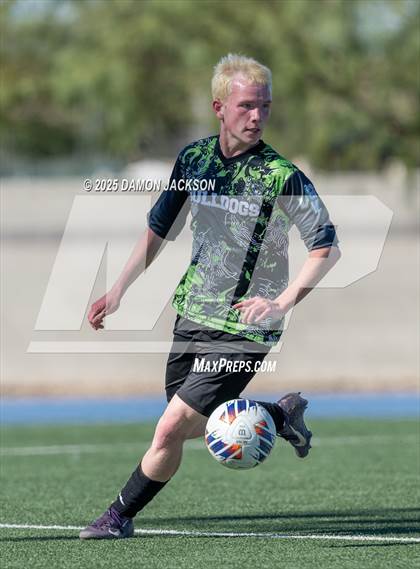 Thumbnail 2 in Truckee vs Virgin Valley (3A State Semifinals) photogallery.