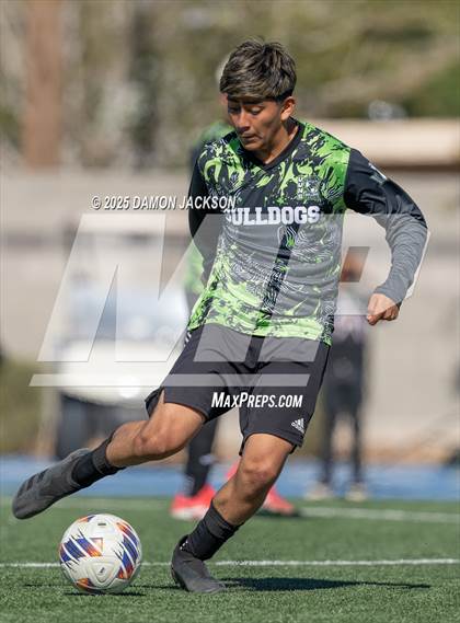 Thumbnail 2 in Truckee vs Virgin Valley (3A State Semifinals) photogallery.