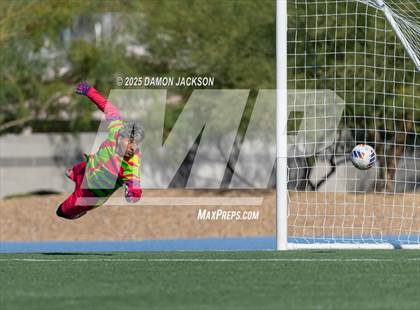 Thumbnail 2 in Truckee vs Virgin Valley (3A State Semifinals) photogallery.