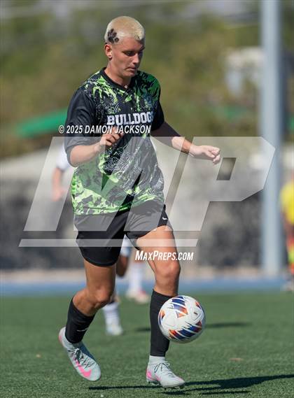 Thumbnail 2 in Truckee vs Virgin Valley (3A State Semifinals) photogallery.