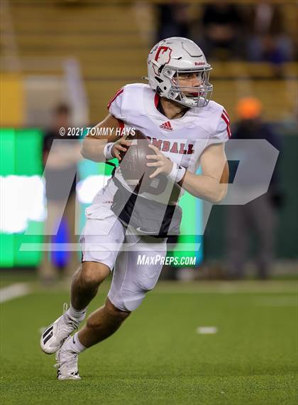 Thumbnail 3 in Guyer vs. Tomball (UIL 6A DII Semifinal) photogallery.