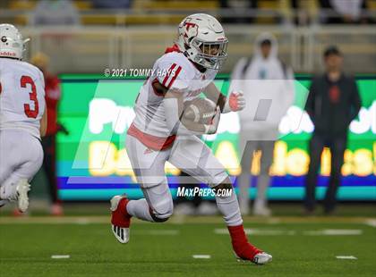 Thumbnail 3 in Guyer vs. Tomball (UIL 6A DII Semifinal) photogallery.