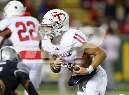 Thumbnail 1 in Guyer vs. Tomball (UIL 6A DII Semifinal) photogallery.
